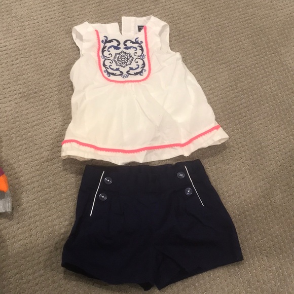 Shorts and top - Picture 1 of 6